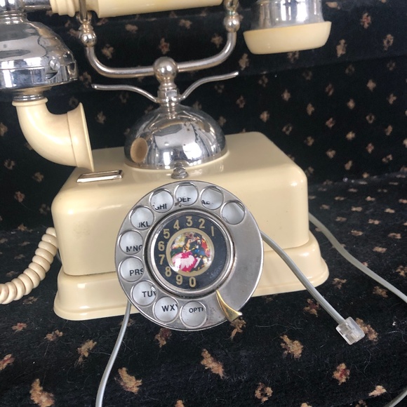 Creamy yellow vintage rotary phone reproduction - Picture 3 of 4